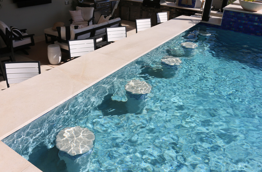 K6 Luxury Pool with In Pool Seating Bar